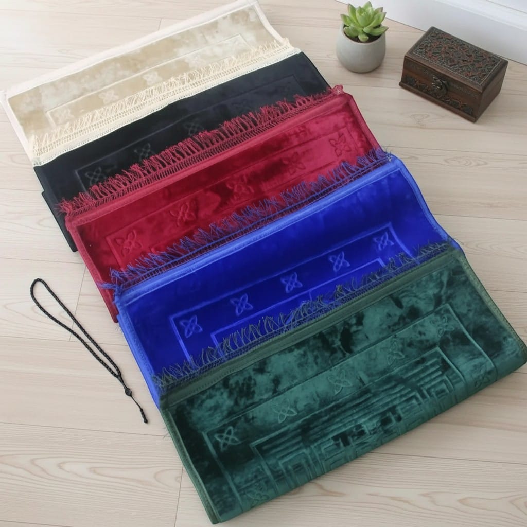 Tapis de Prière Pliable Velours avec Chapelet | SalatNoor